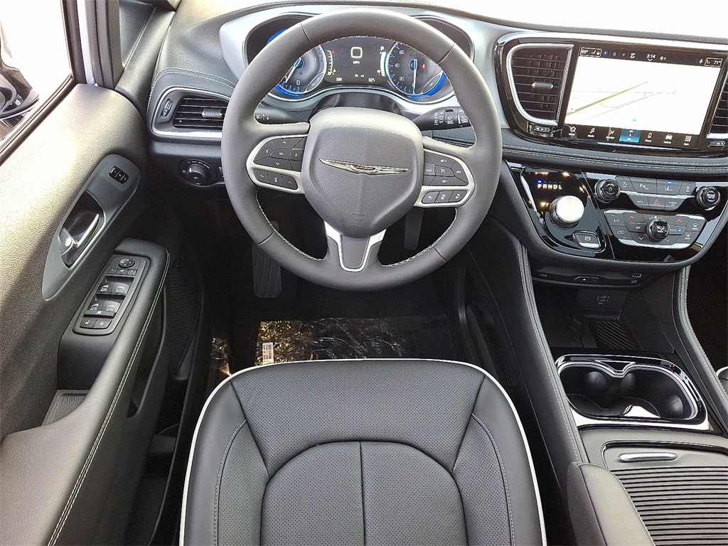 2026 Chrysler Pacifica Limited - Photo 9
