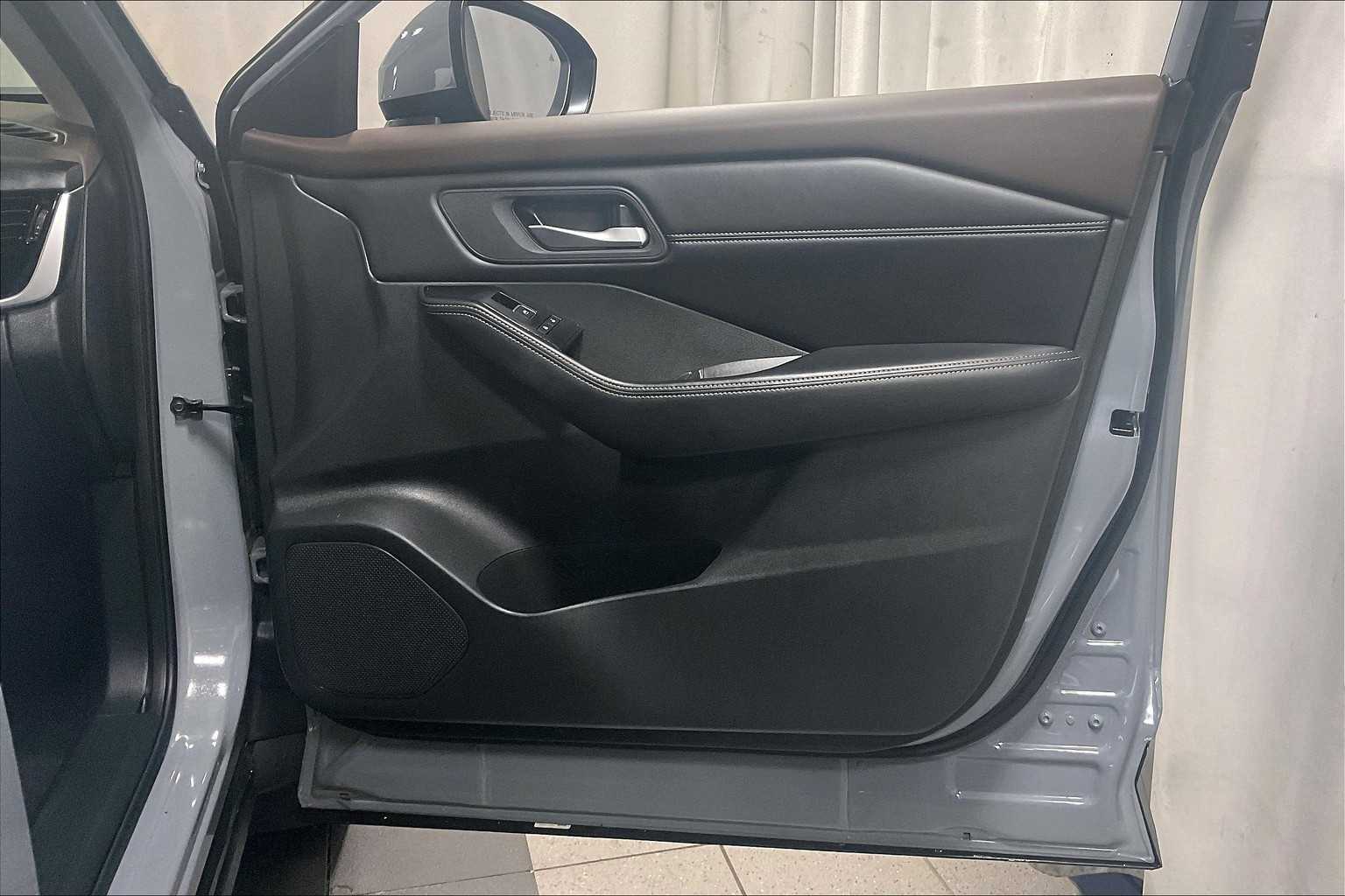 2023 Nissan Rogue SL - Photo 12