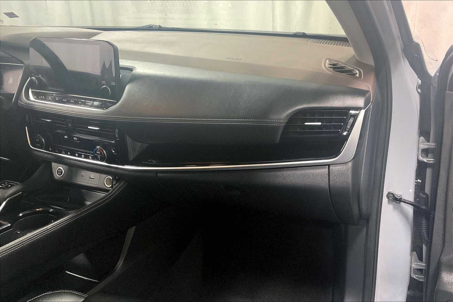 2023 Nissan Rogue SL - Photo 13
