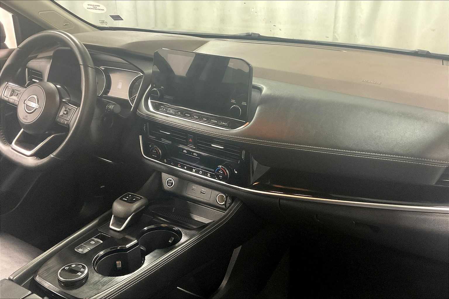 2023 Nissan Rogue SL - Photo 14