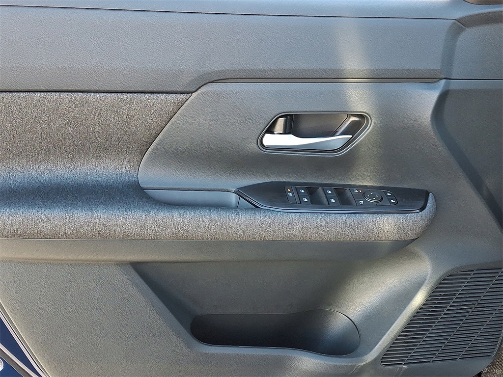 2026 Nissan Kicks SV - Photo 8