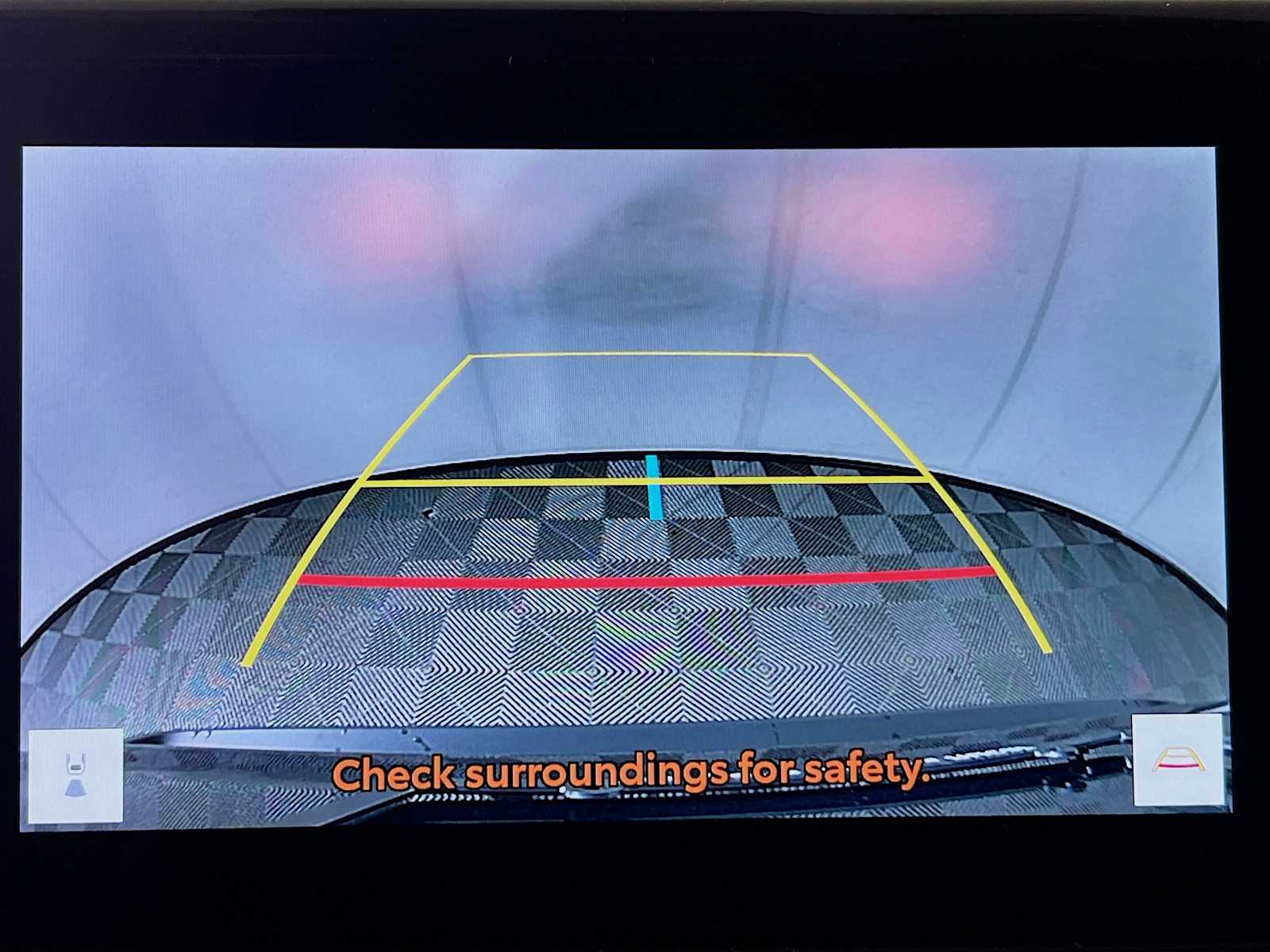 2025 Toyota RAV4 XLE - Photo 9