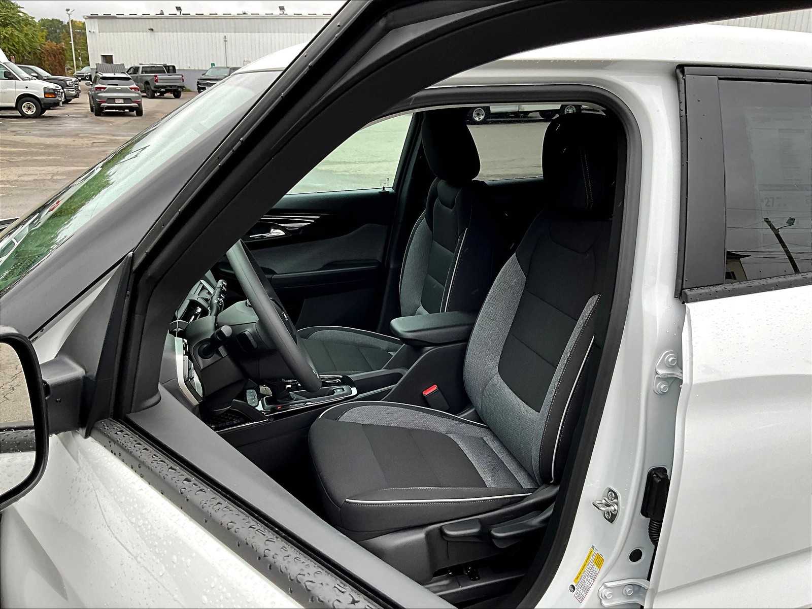2026 Chevrolet TrailBlazer LS - Photo 11