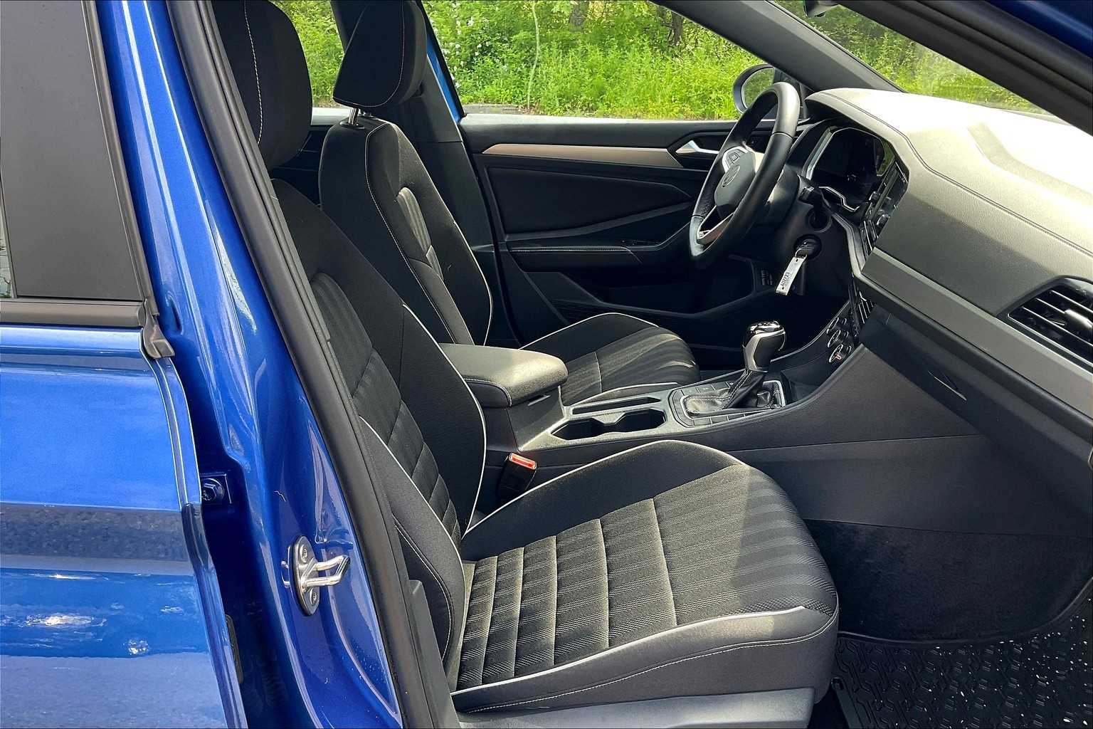 2024 Volkswagen Jetta Sport - Photo 11