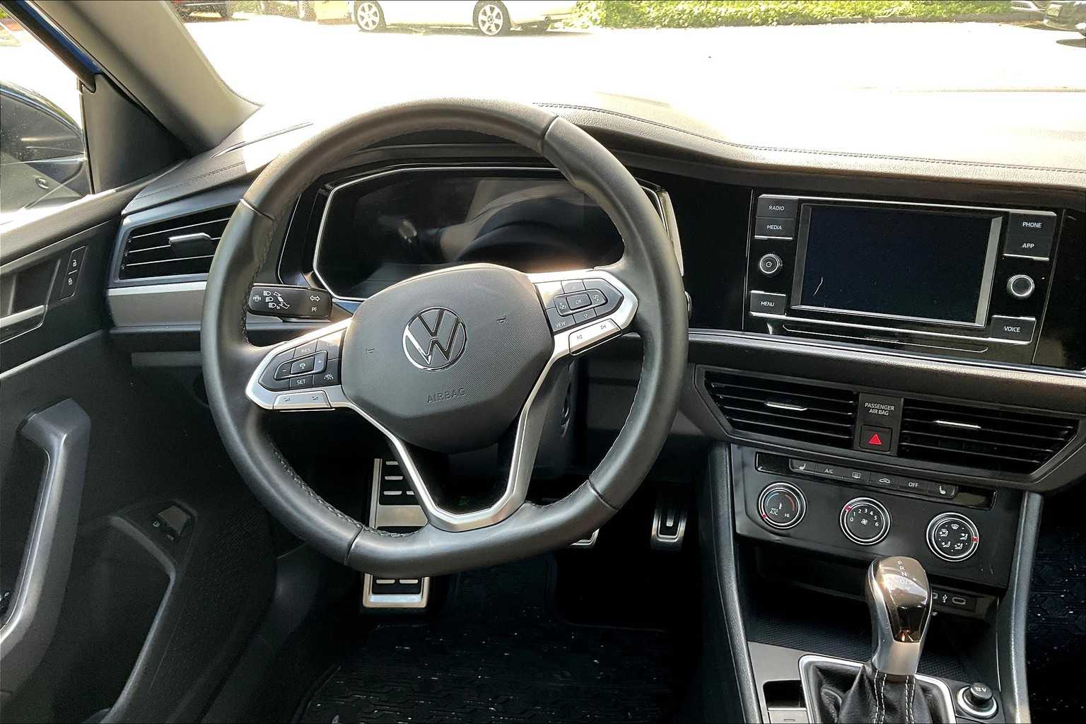2024 Volkswagen Jetta Sport - Photo 17