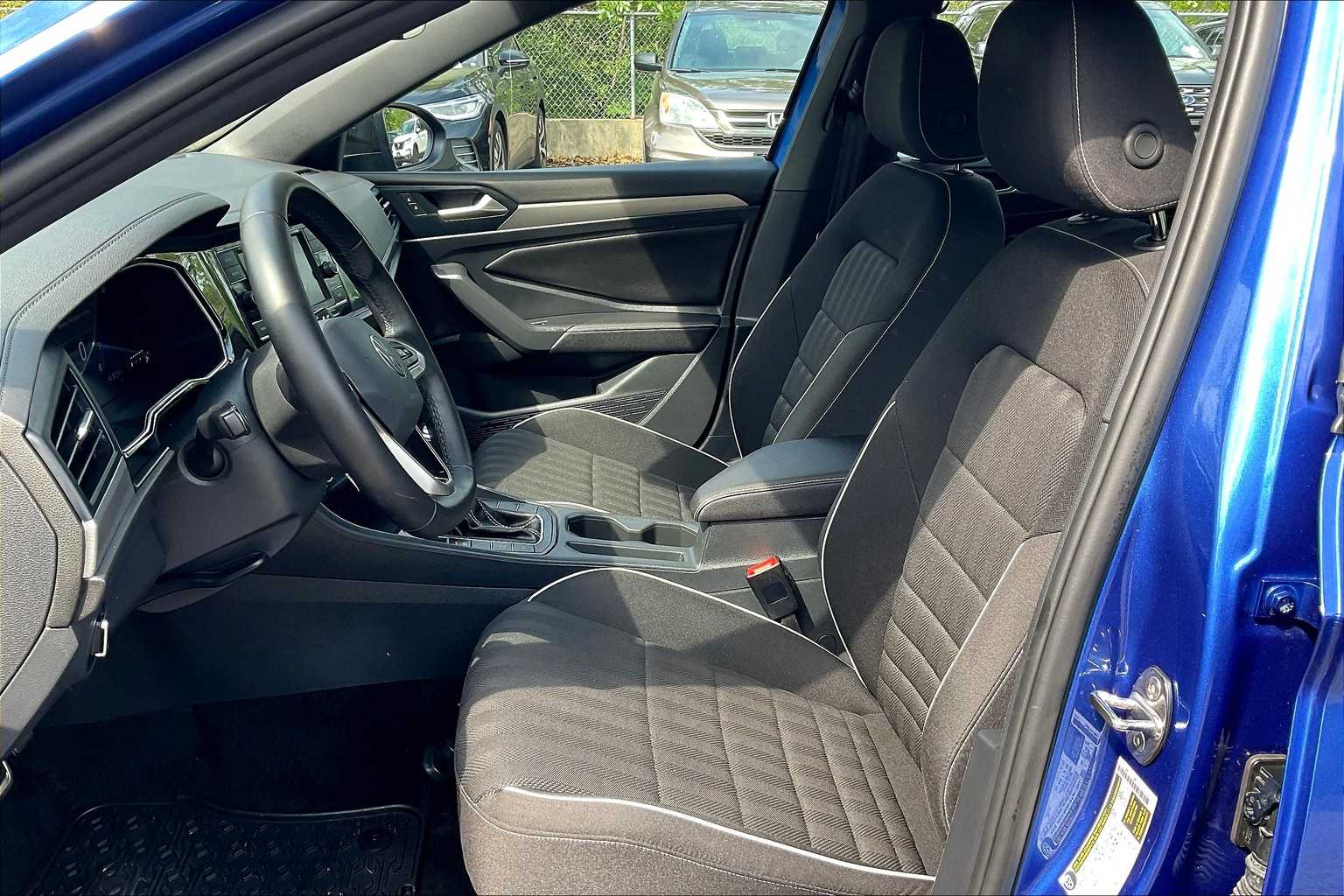2024 Volkswagen Jetta Sport - Photo 10
