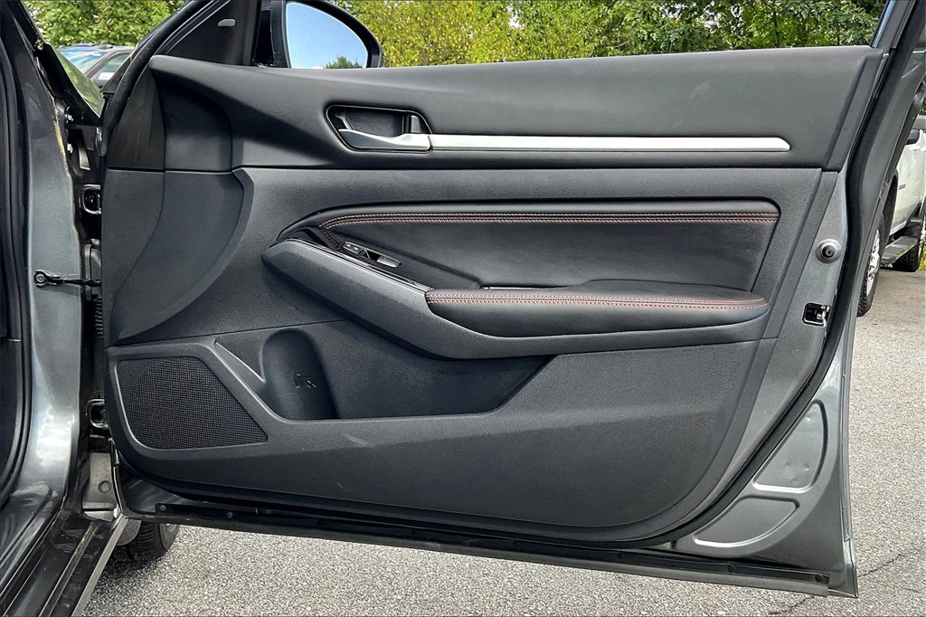 2023 Nissan Altima 2.5 SR - Photo 11