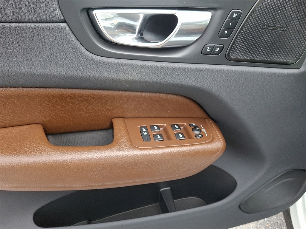 2019 Volvo XC60 T5 Inscription - Photo 12