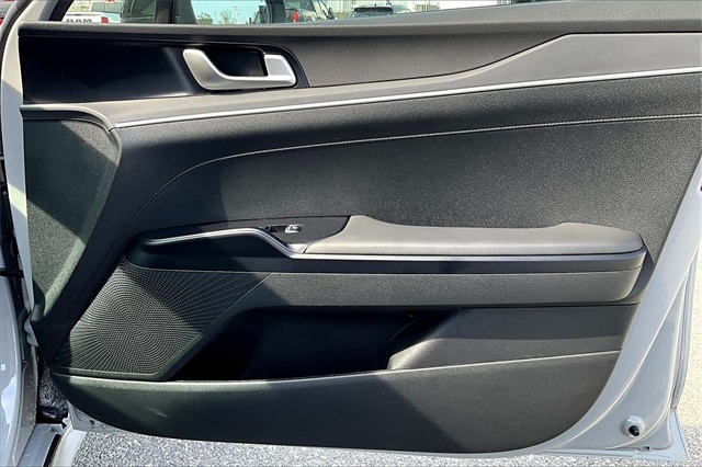 2022 Kia K5 GT-Line - Photo 12