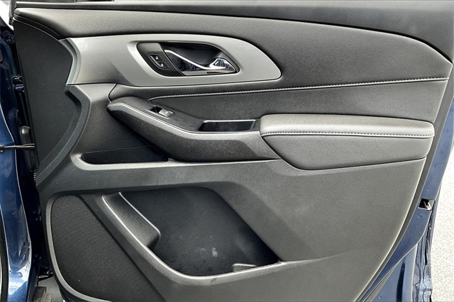 2023 Chevrolet Traverse LT - Photo 12