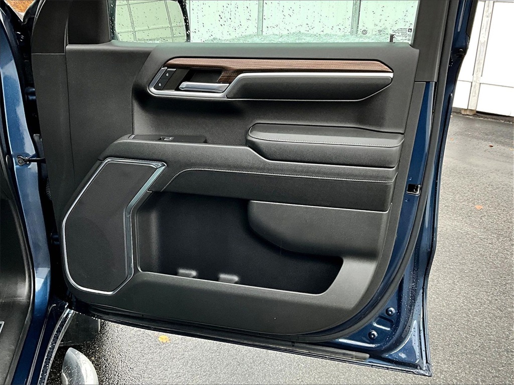 2023 Chevrolet Silverado 1500 LT - Photo 12