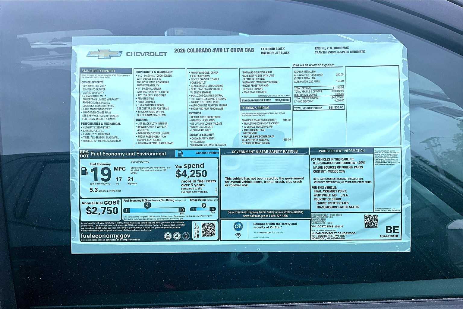 2025 Chevrolet Colorado 4WD LT - Photo 17