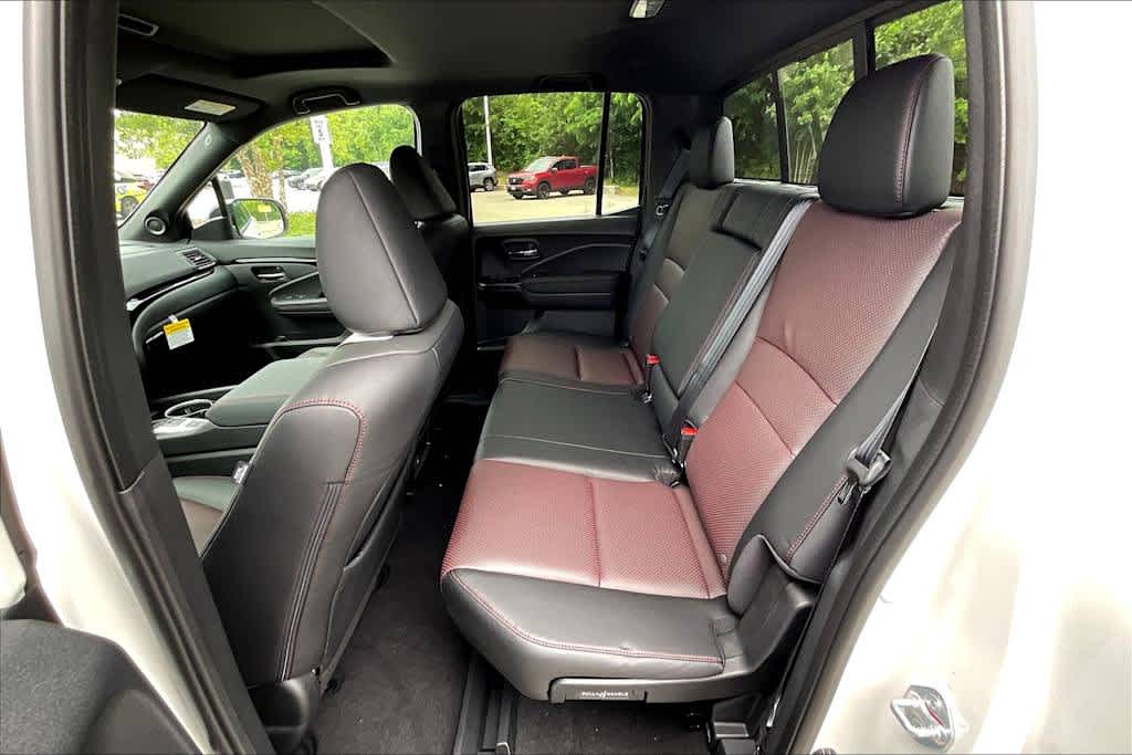 2025 Honda Ridgeline Black Edition - Photo 14