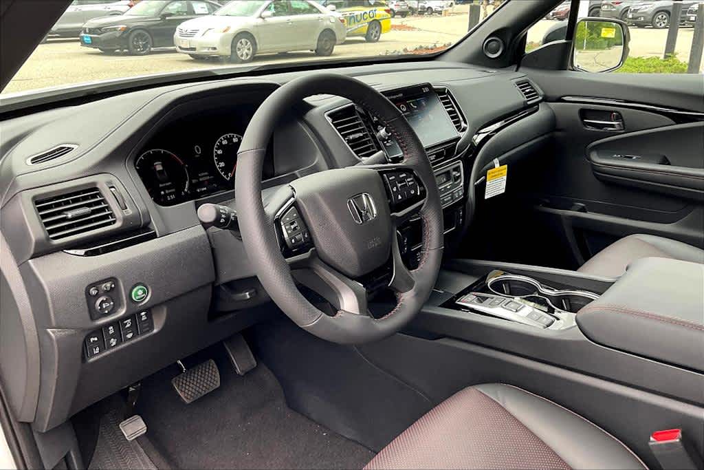 2025 Honda Ridgeline Black Edition - Photo 8