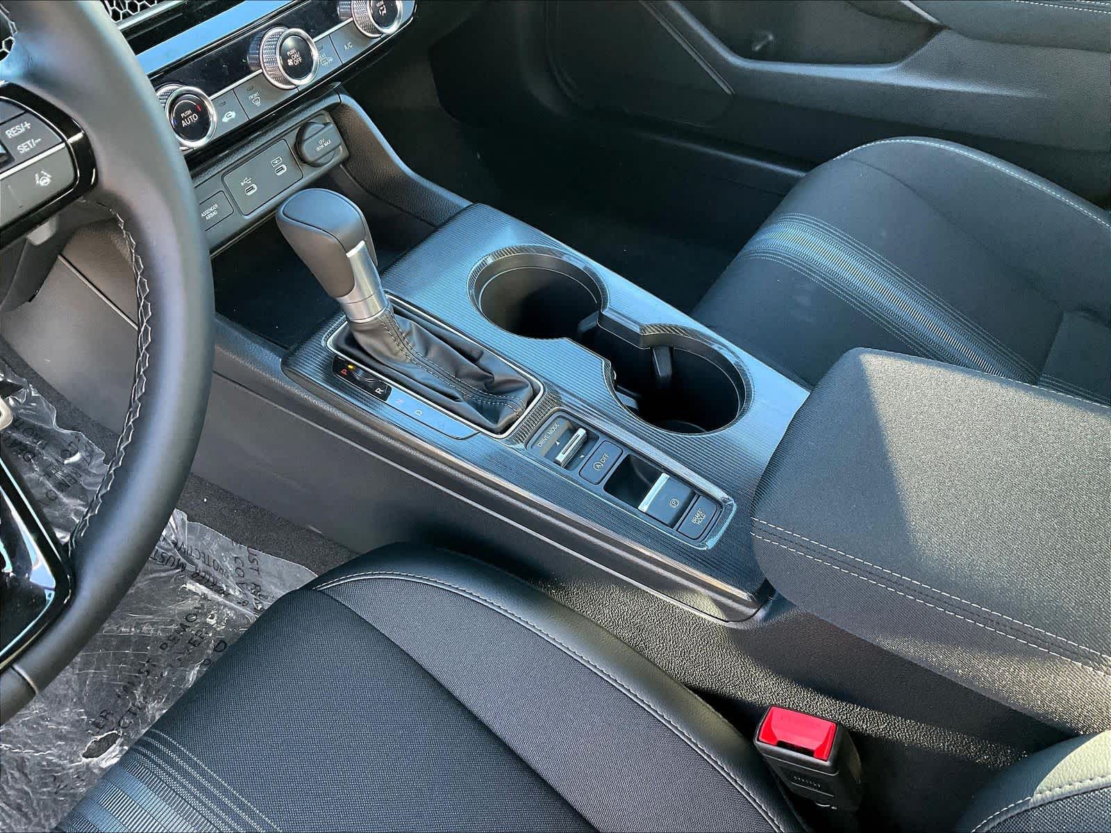 2026 Honda Civic Hatchback Sport - Photo 14