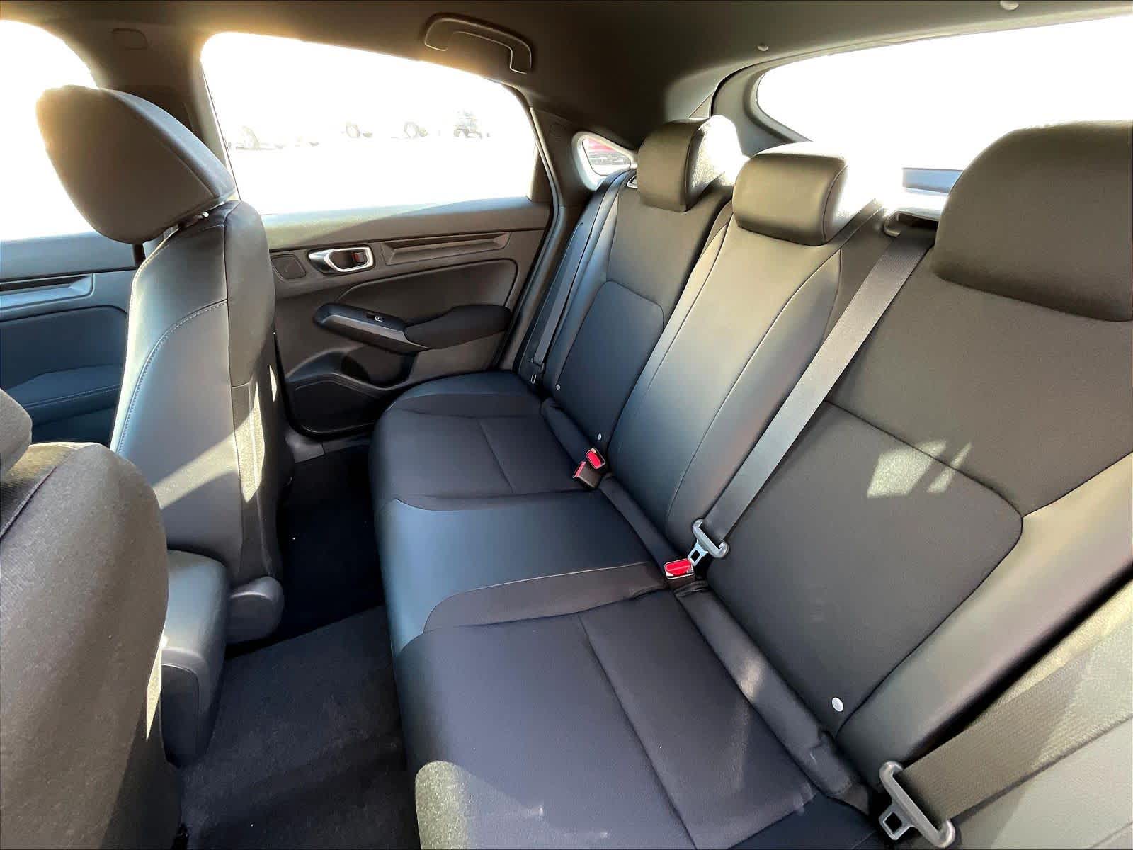 2026 Honda Civic Hatchback Sport - Photo 15