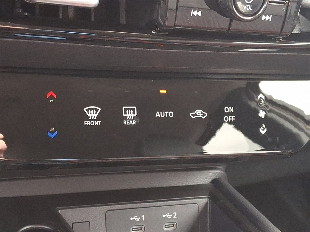 2025 Nissan Kicks SR - Photo 11