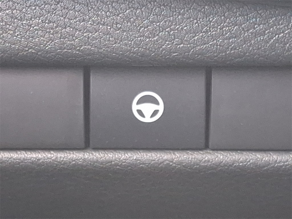 2025 Nissan Kicks SR - Photo 18