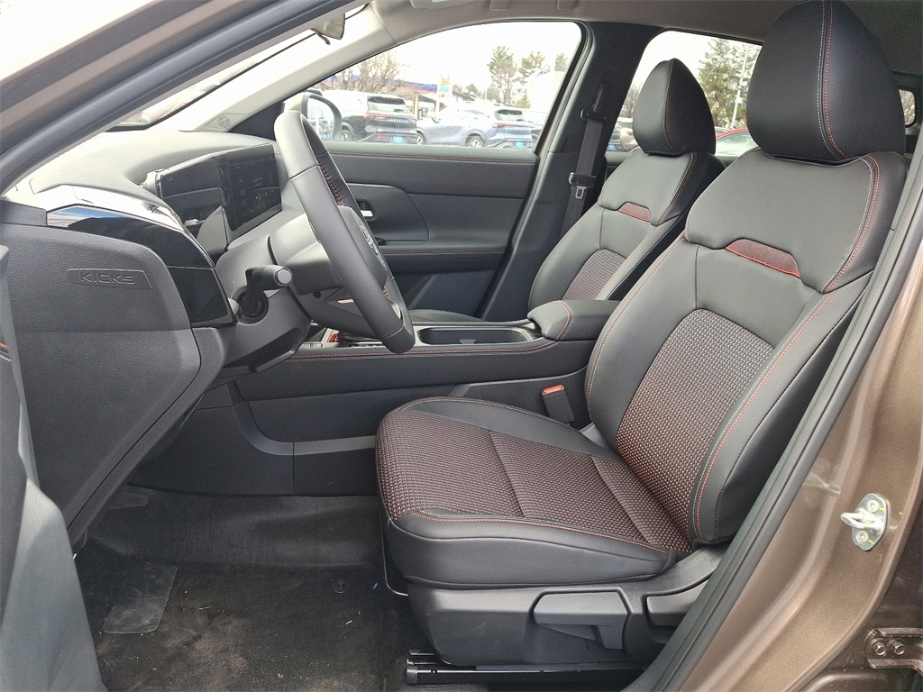 2025 Nissan Kicks SR - Photo 9