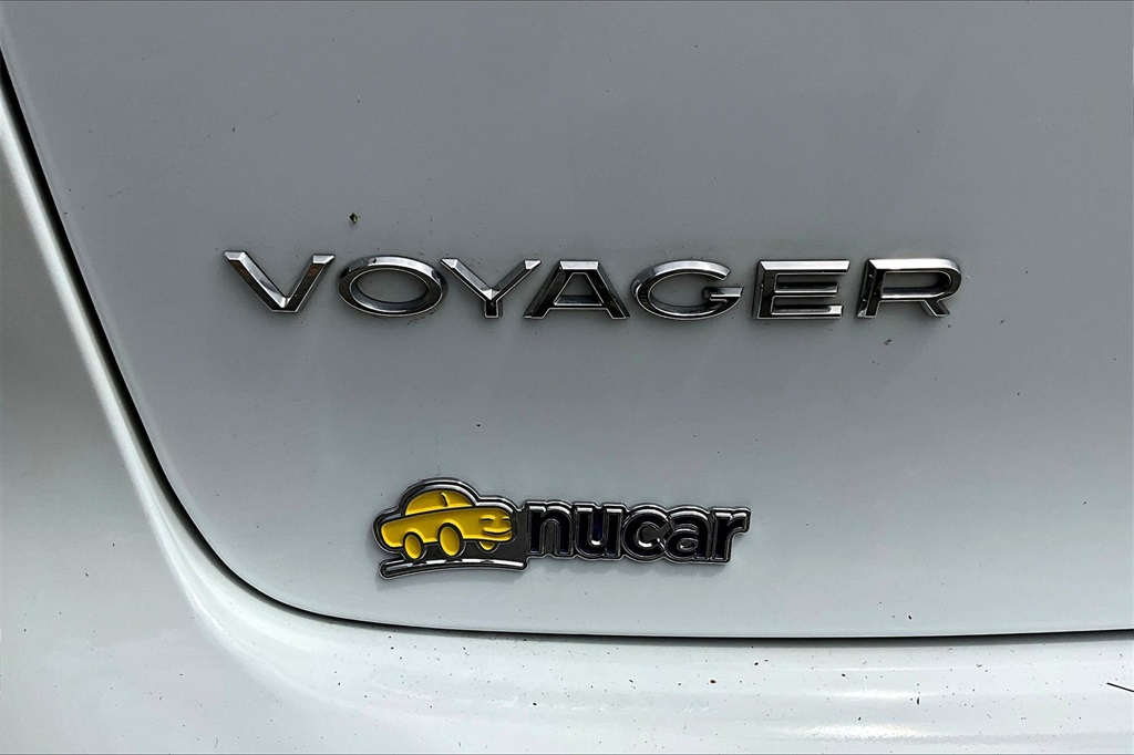 2023 Chrysler Voyager LX - Photo 30
