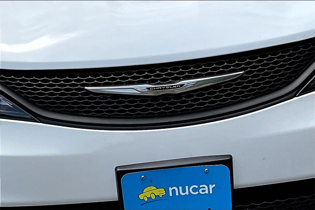 2023 Chrysler Voyager LX - Photo 33