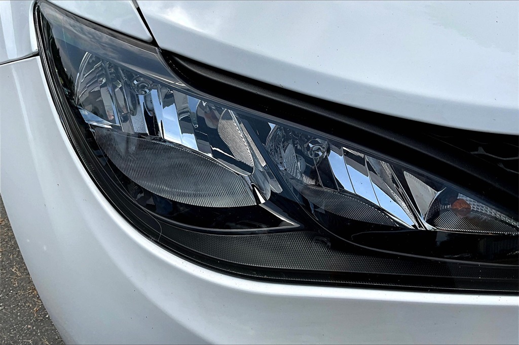 2023 Chrysler Voyager LX - Photo 34
