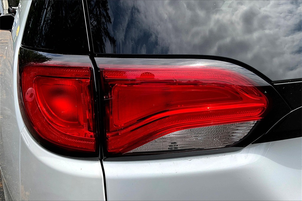 2023 Chrysler Voyager LX - Photo 35