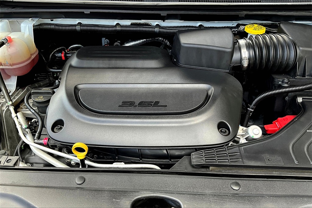 2023 Chrysler Voyager LX - Photo 36