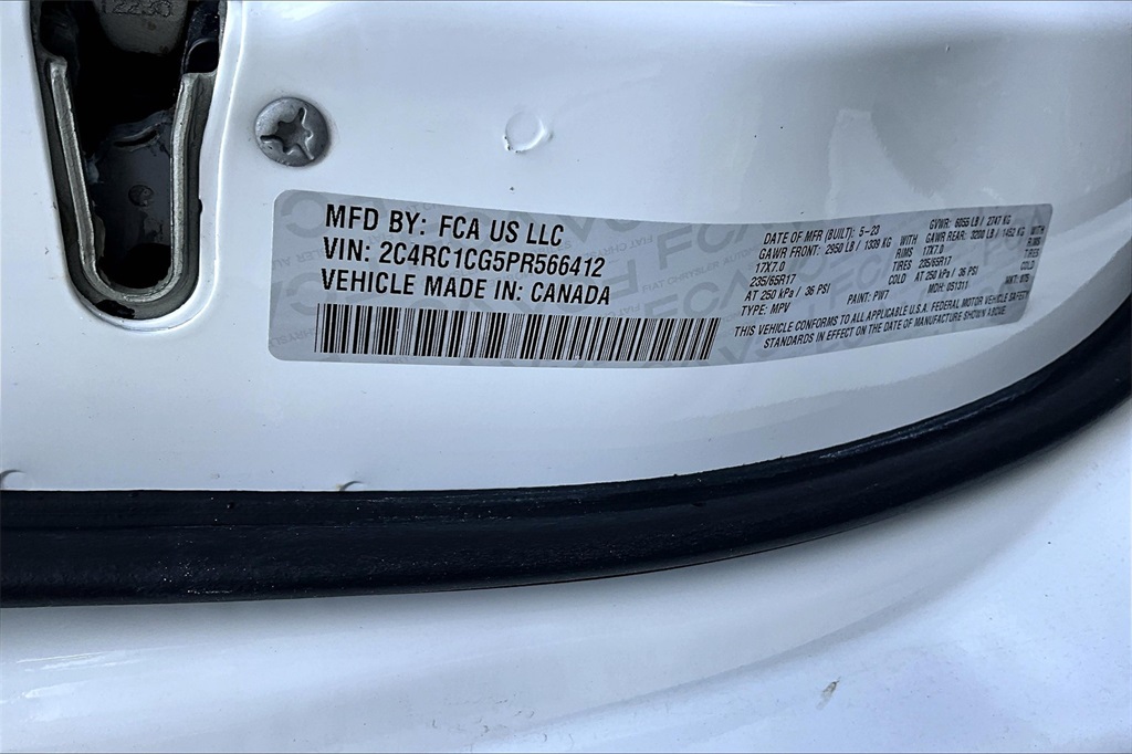 2023 Chrysler Voyager LX - Photo 6