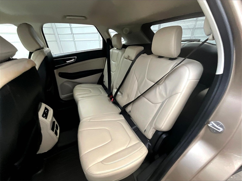2020 Ford Edge Titanium - Photo 15