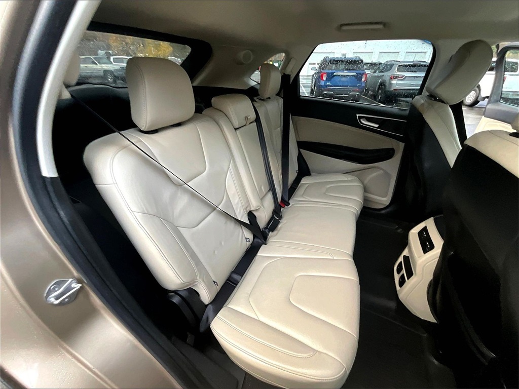 2020 Ford Edge Titanium - Photo 16