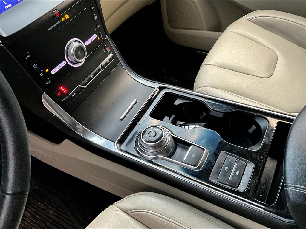 2020 Ford Edge Titanium - Photo 20