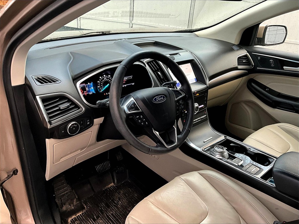 2020 Ford Edge Titanium - Photo 8