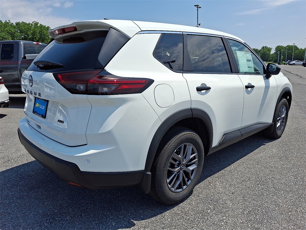 2025 Nissan Rogue S - Photo 4