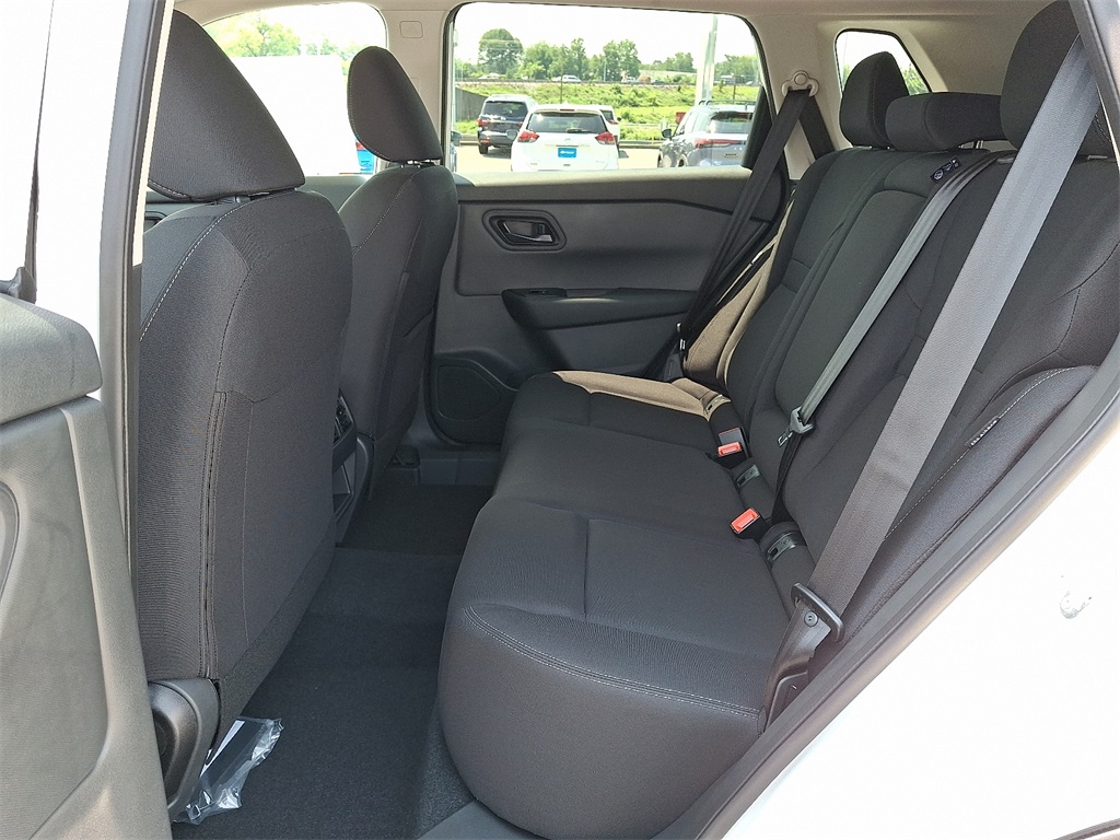 2025 Nissan Rogue S - Photo 6