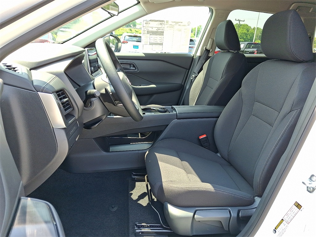 2025 Nissan Rogue S - Photo 9