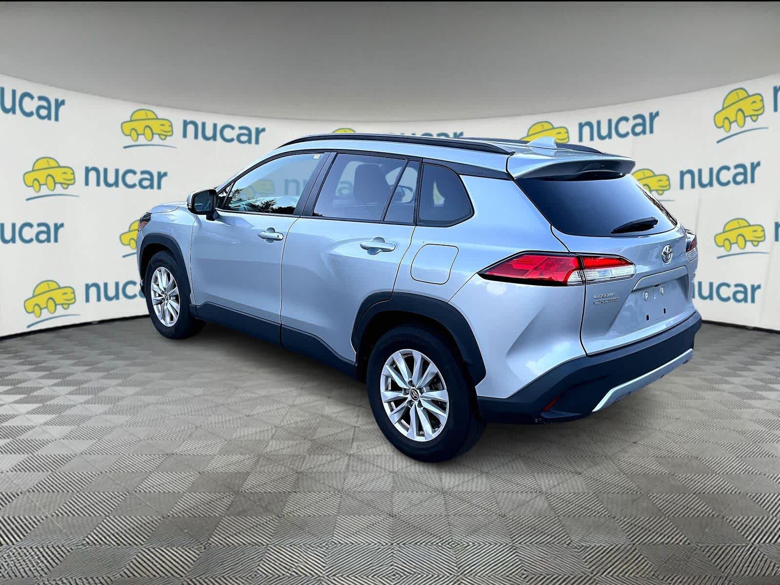 2023 Toyota Corolla Cross LE - Photo 3