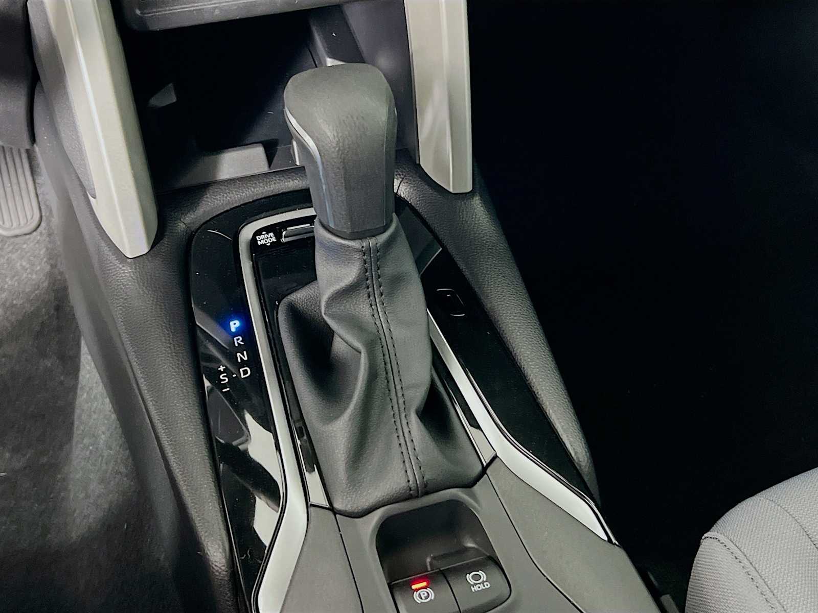 2025 Toyota Corolla Cross Hybrid SE - Photo 11
