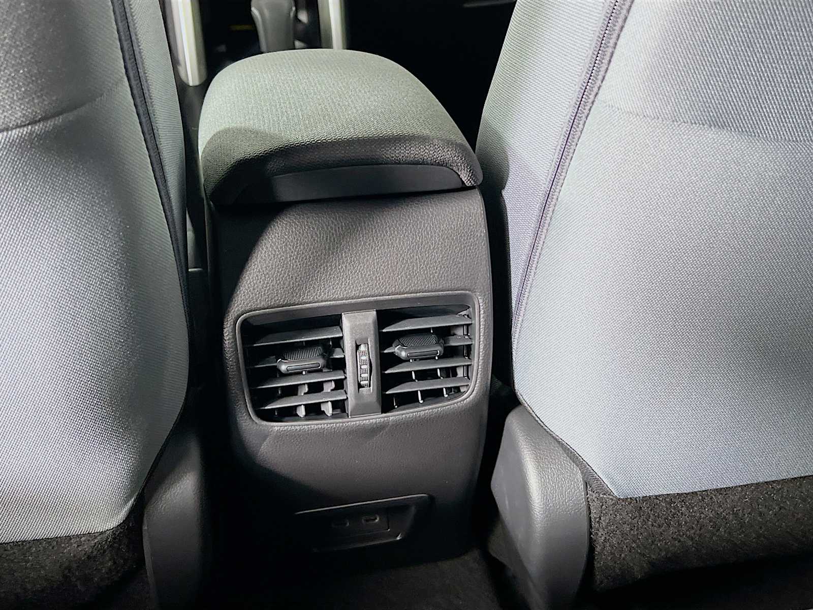 2025 Toyota Corolla Cross Hybrid SE - Photo 14