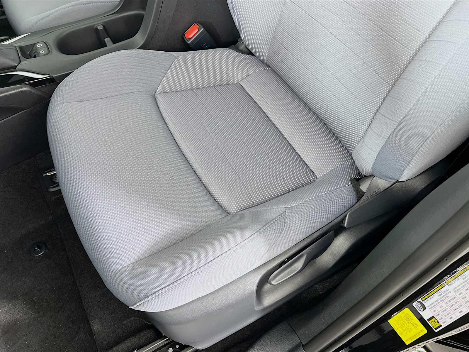 2025 Toyota Corolla Cross Hybrid SE - Photo 21