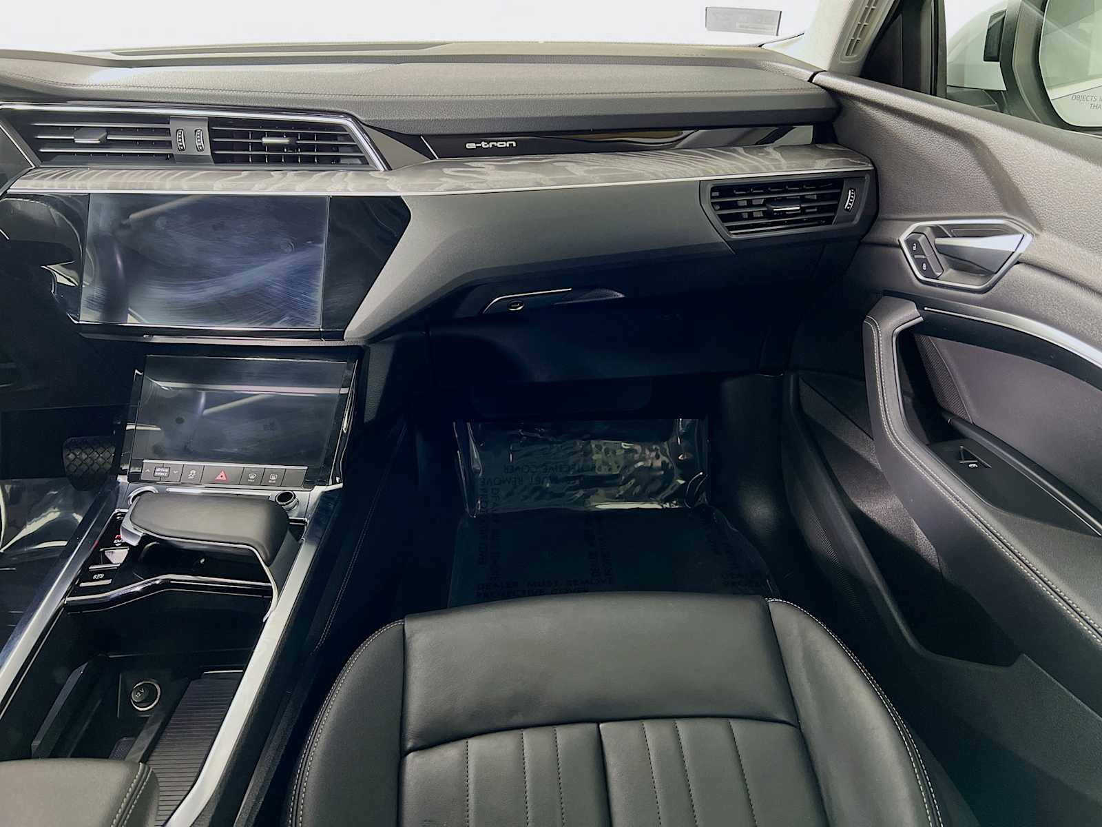 2022 Audi e-tron Premium - Photo 25