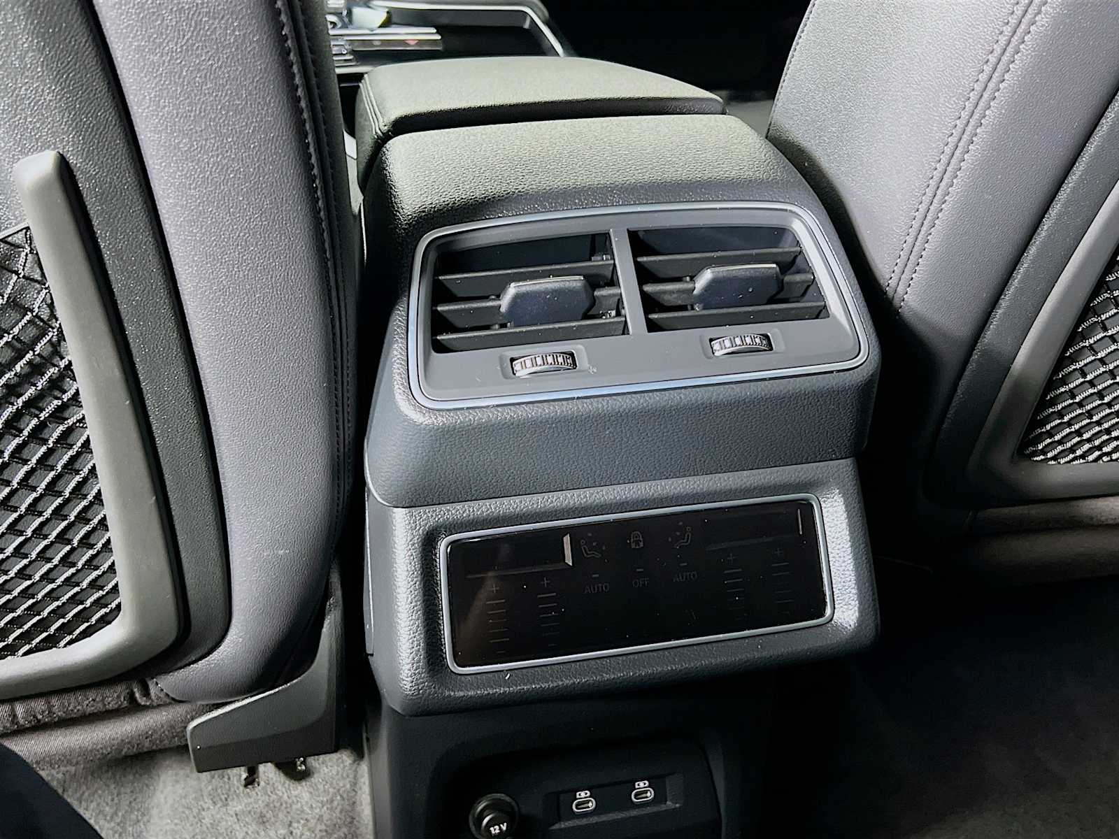 2022 Audi e-tron Premium - Photo 27