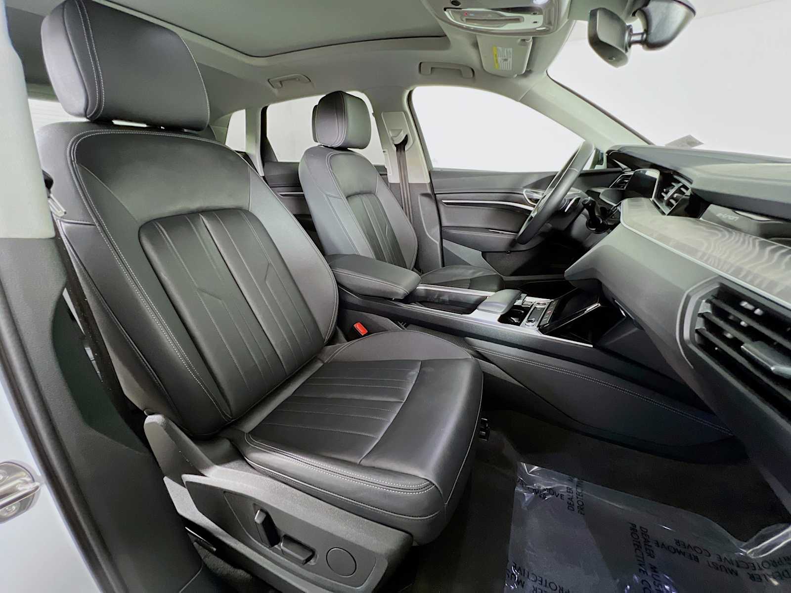 2022 Audi e-tron Premium - Photo 30