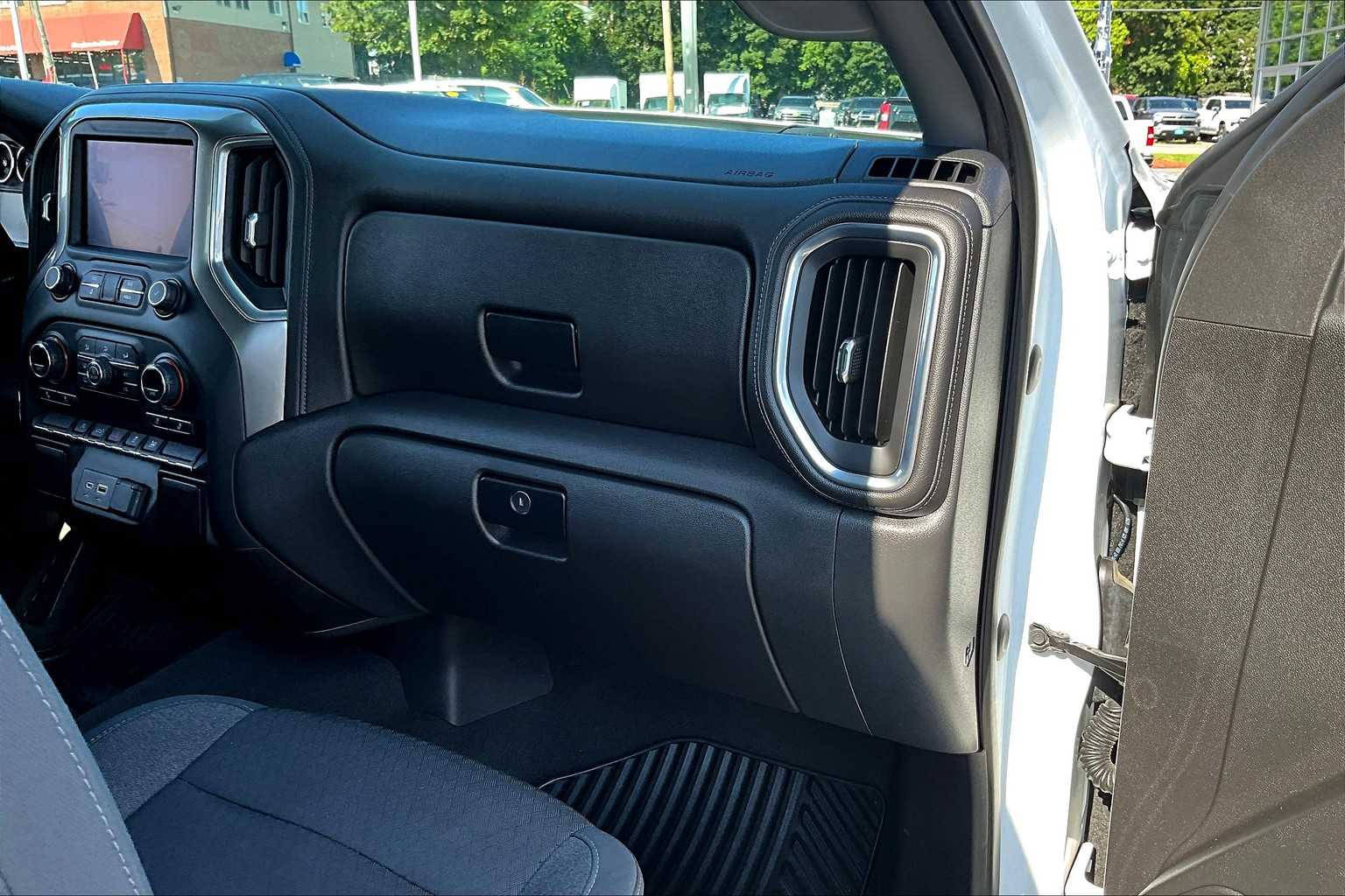 2019 Chevrolet Silverado 1500 LT - Photo 13