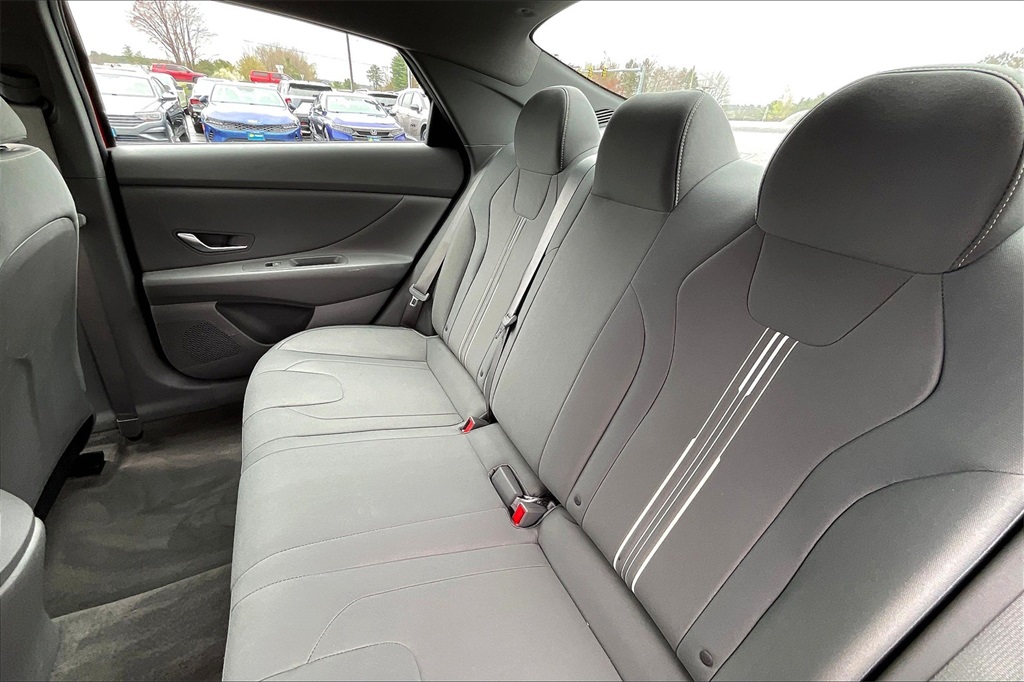 2022 Hyundai Elantra SEL - Photo 14