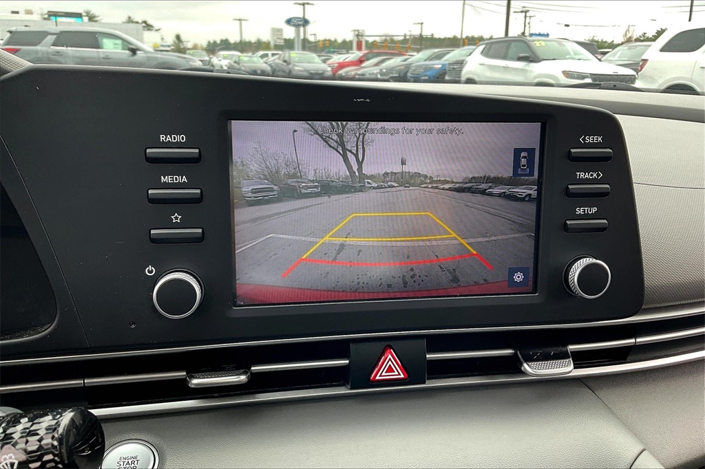 2022 Hyundai Elantra SEL - Photo 18