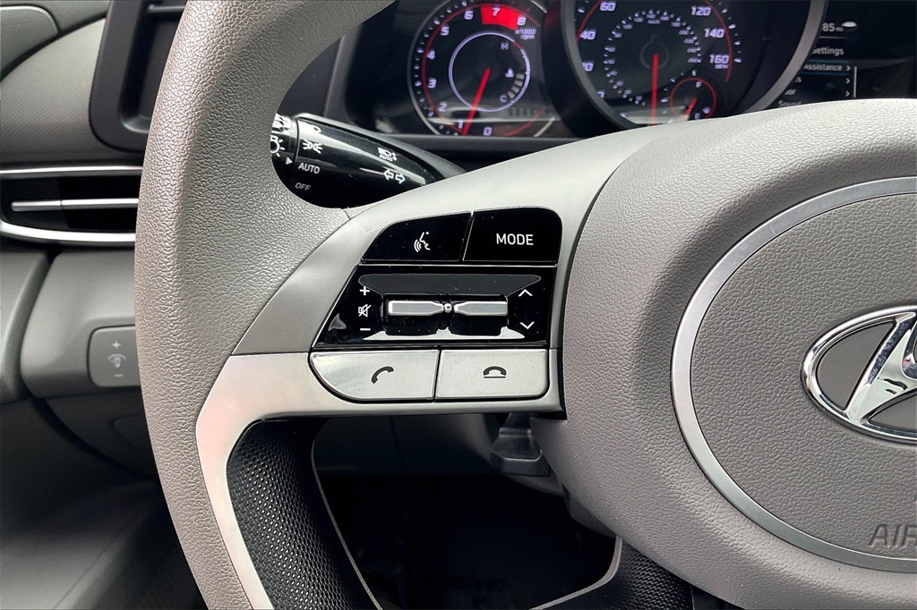 2022 Hyundai Elantra SEL - Photo 21