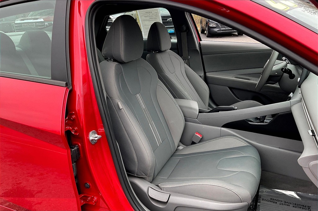 2022 Hyundai Elantra SEL - Photo 10