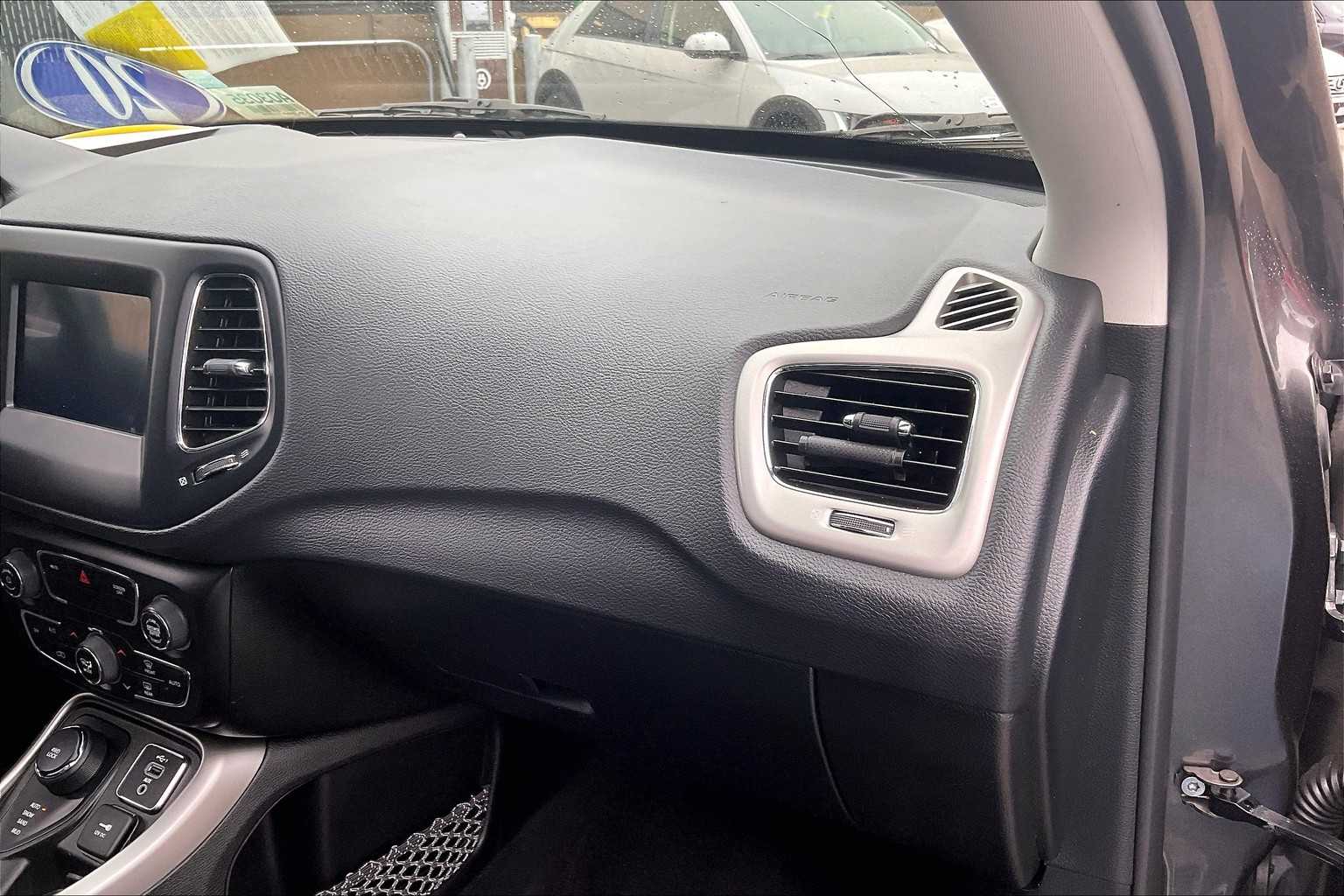2020 Jeep Compass Latitude - Photo 13