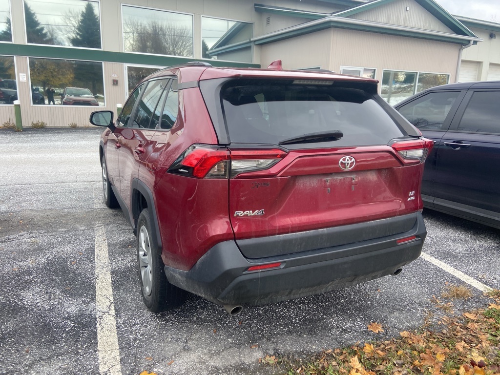 2019 Toyota RAV4 LE - Photo 4